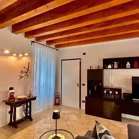 Apartment La Casa Di Betty Desenzano del Garda