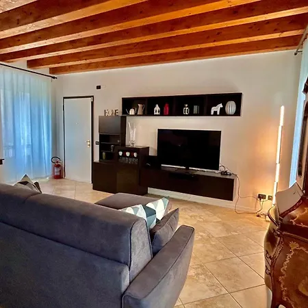 La Casa Di Betty Apartment Desenzano del Garda